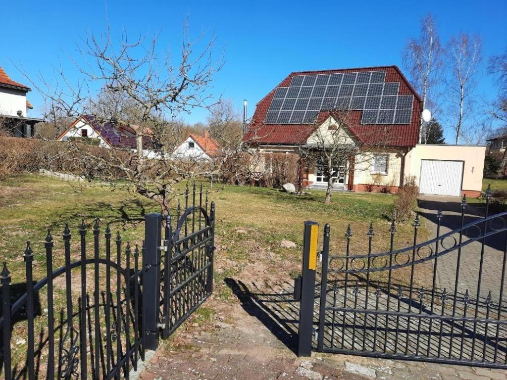 Ferienwohnung Karnitz Im Herzen Von Ruegen エクステリア 写真