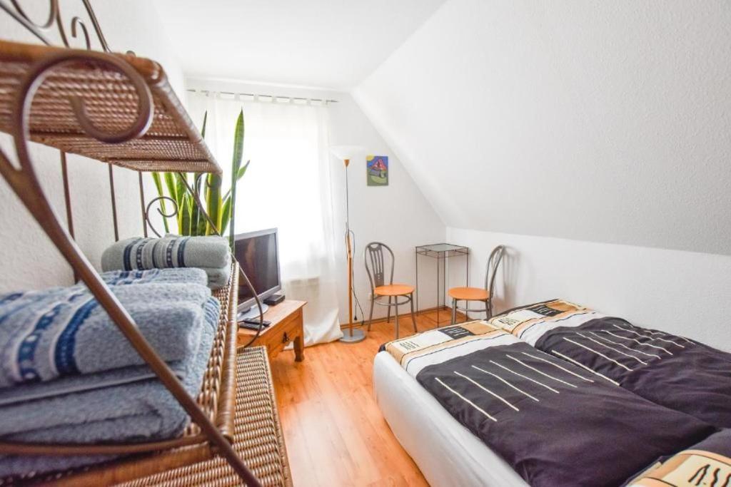 Ferienwohnung Karnitz Im Herzen Von Ruegen エクステリア 写真